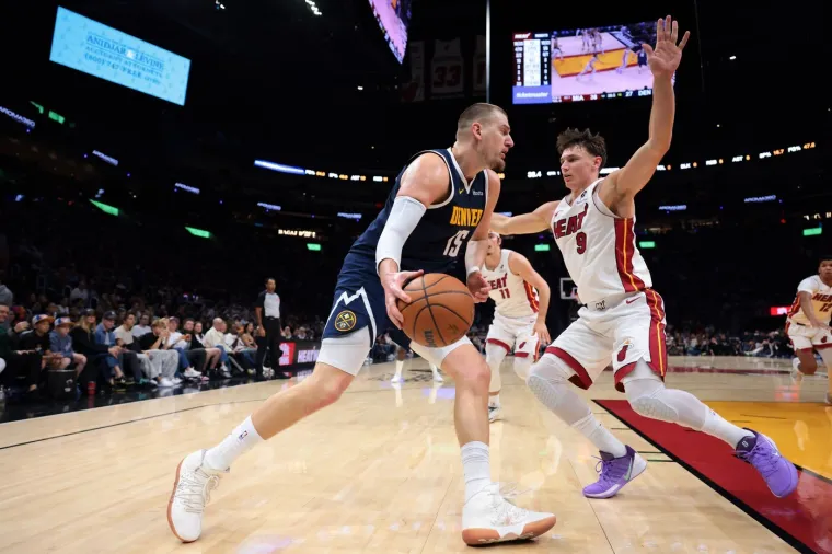 Pogledajte trenutak koji je &scaron;okirao Srbiju i NBA: Jokić se ozlijedio na potpuno bizaran način