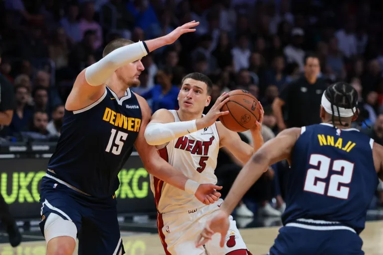 Pogledajte trenutak koji je &scaron;okirao Srbiju i NBA: Jokić se ozlijedio na potpuno bizaran način