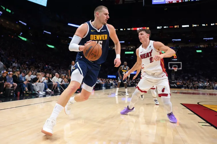 Pogledajte trenutak koji je &scaron;okirao Srbiju i NBA: Jokić se ozlijedio na potpuno bizaran način
