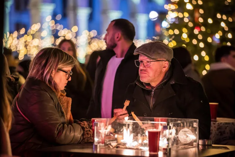 &Scaron;e&scaron;irom i osmijehom osvojile Prokurative: Dvije Splićanke ukrale show na nastupu Marka Kutlića