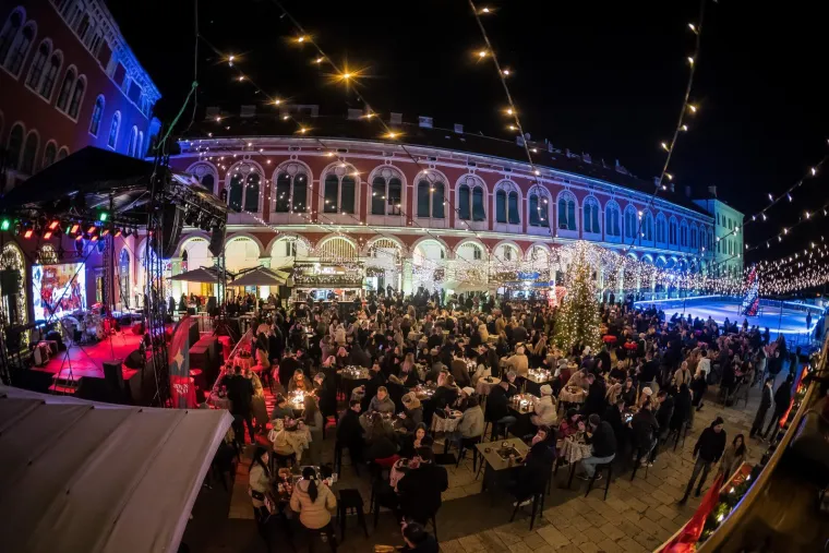 &Scaron;e&scaron;irom i osmijehom osvojile Prokurative: Dvije Splićanke ukrale show na nastupu Marka Kutlića