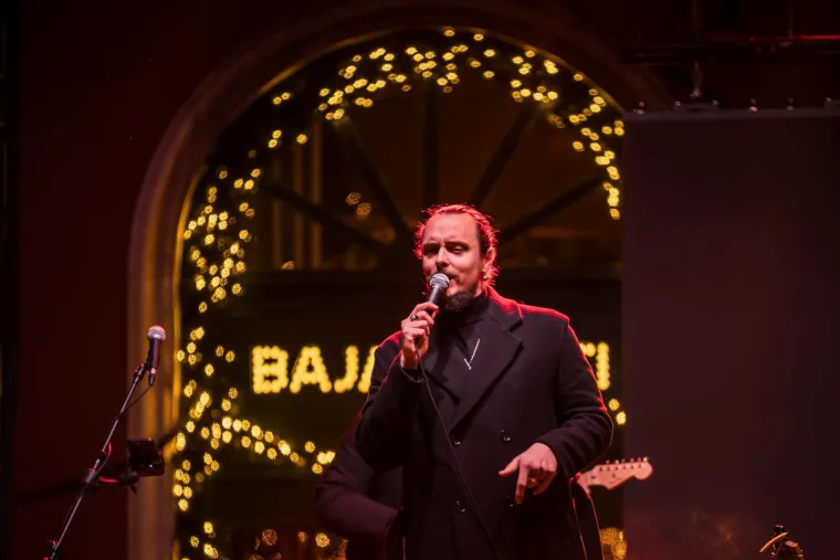 &Scaron;e&scaron;irom i osmijehom osvojile Prokurative: Dvije Splićanke ukrale show na nastupu Marka Kutlića