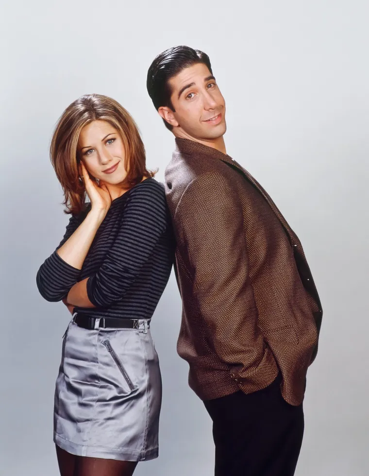 Ima feti&scaron; na studentice? Ross iz 'Prijatelja' promijenio imidž i na&scaron;ao 28 godina mlađu curu