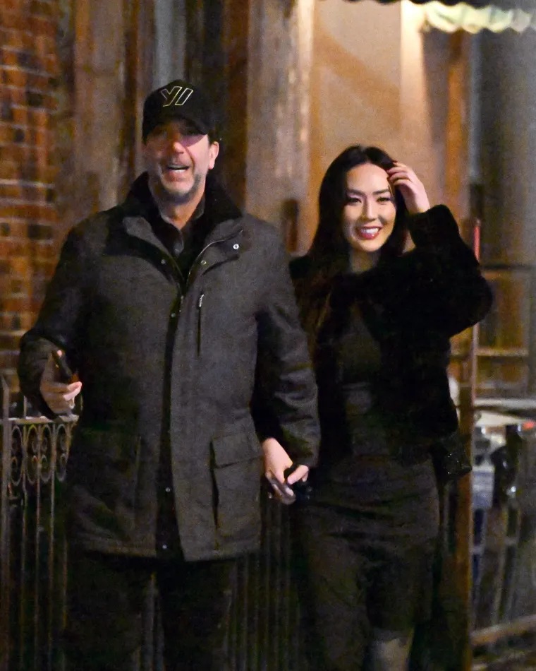 Ima feti&scaron; na studentice? Ross iz 'Prijatelja' promijenio imidž i na&scaron;ao 28 godina mlađu curu