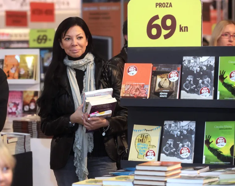 Ljubi 25 godina mlađeg i otvoreno priča o korekcijama: Kako je izgledala Vjekoslava Bach?