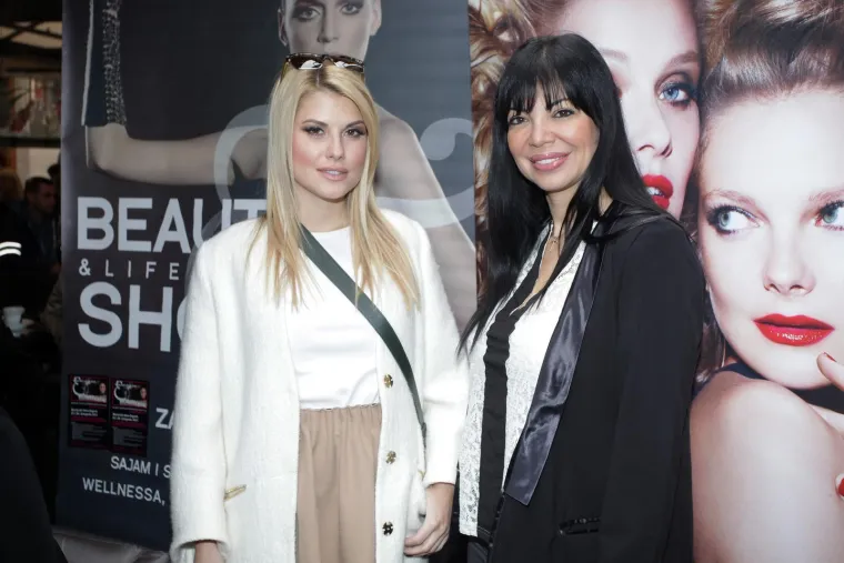 Ljubi 25 godina mlađeg i otvoreno priča o korekcijama: Kako je izgledala Vjekoslava Bach?