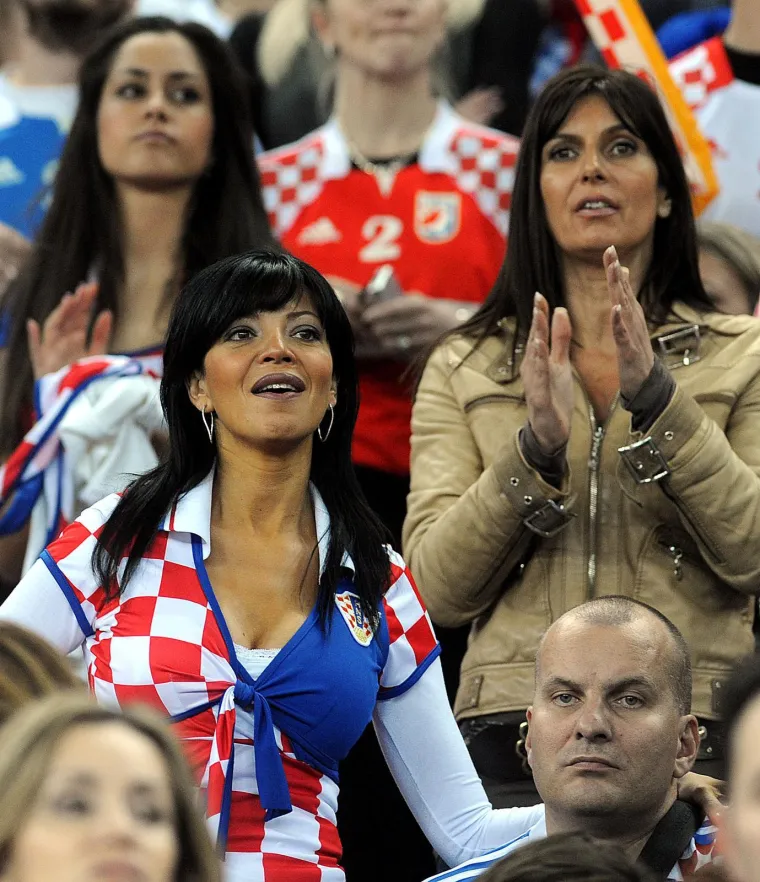 Ljubi 25 godina mlađeg i otvoreno priča o korekcijama: Kako je izgledala Vjekoslava Bach?