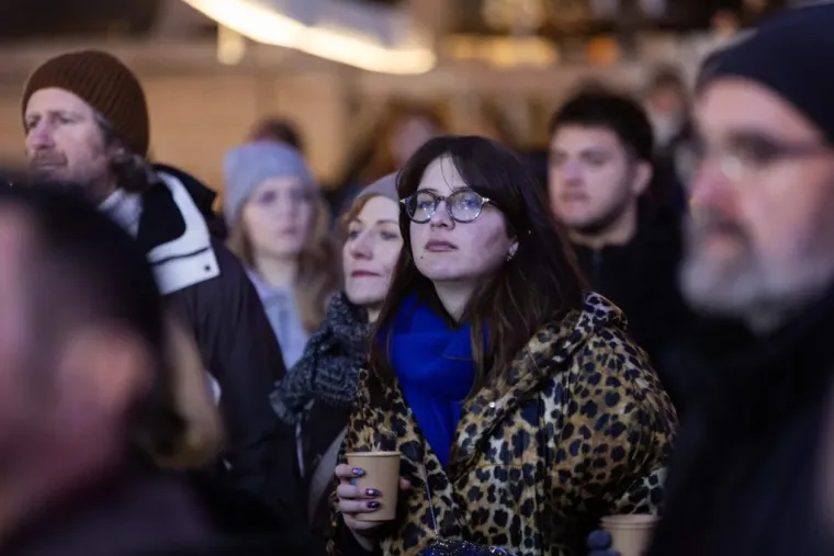Kakva elegancija: Dok je Elemental zagrijavao Zadrane, dama u sivom plijenila pažnju iz publike