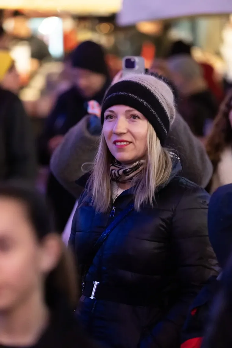 Kakva elegancija: Dok je Elemental zagrijavao Zadrane, dama u sivom plijenila pažnju iz publike