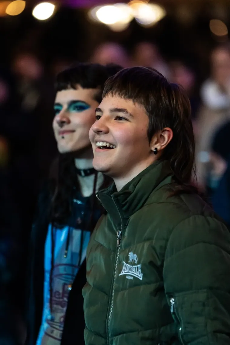 Kakva elegancija: Dok je Elemental zagrijavao Zadrane, dama u sivom plijenila pažnju iz publike