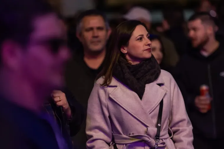 Kakva elegancija: Dok je Elemental zagrijavao Zadrane, dama u sivom plijenila pažnju iz publike