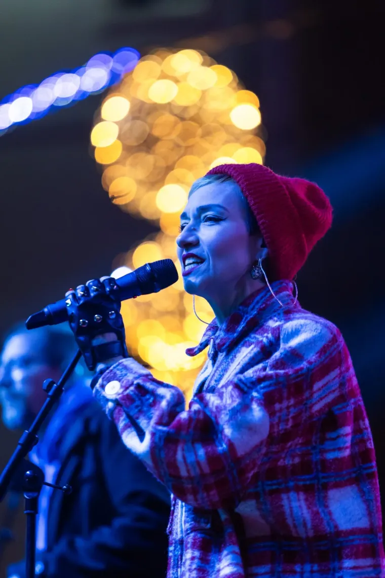 Kakva elegancija: Dok je Elemental zagrijavao Zadrane, dama u sivom plijenila pažnju iz publike