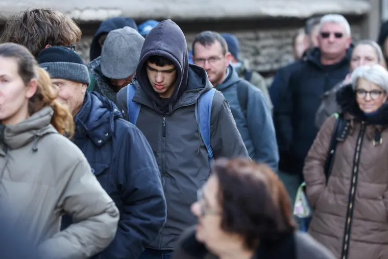 Red ispred HNB-a se ne smanjuje: Jeste li vi zamijenili sve kune?