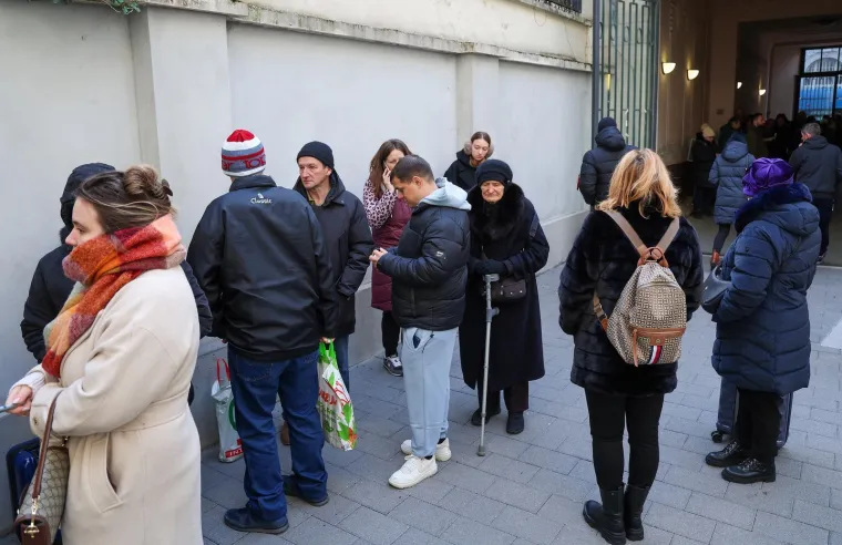 Red ispred HNB-a se ne smanjuje: Jeste li vi zamijenili sve kune?