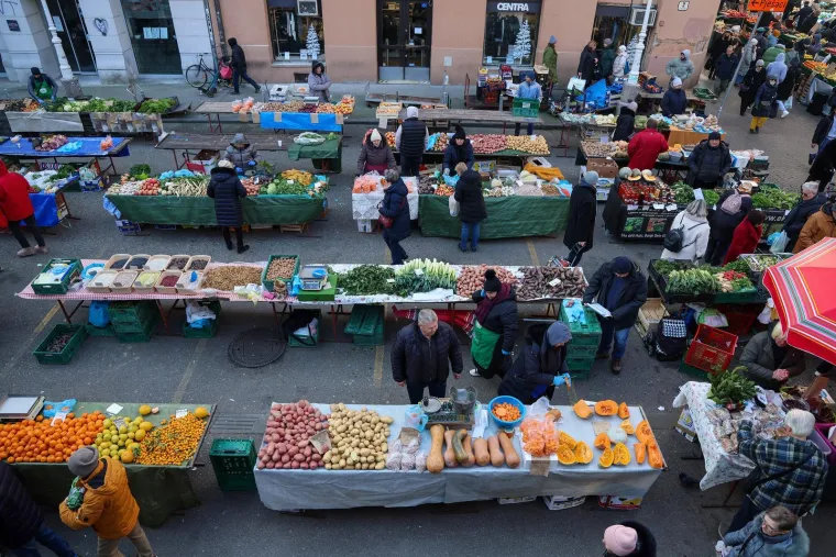Nevjerojatne gužve na zagrebačkom Dolcu: Građani pohrlili po jednu namirnicu - a nije meso
