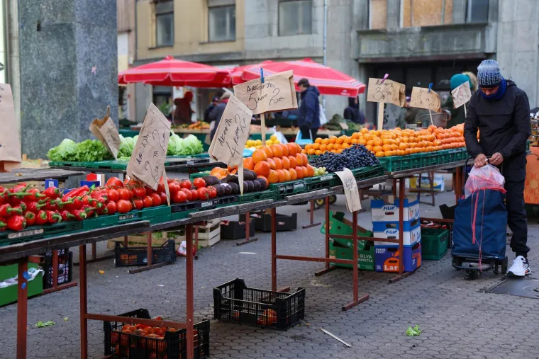 Nevjerojatne gužve na zagrebačkom Dolcu: Građani pohrlili po jednu namirnicu - a nije meso