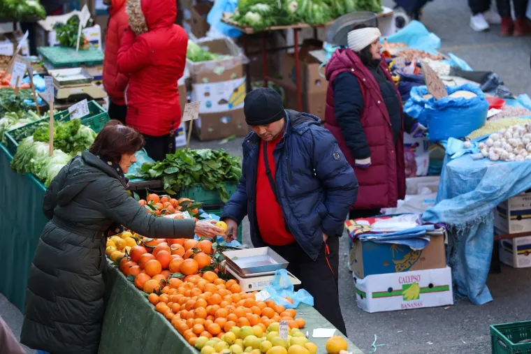 Nevjerojatne gužve na zagrebačkom Dolcu: Građani pohrlili po jednu namirnicu - a nije meso