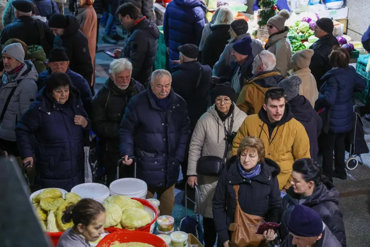 Nevjerojatne gužve na zagrebačkom Dolcu: Građani pohrlili po jednu namirnicu - a nije meso