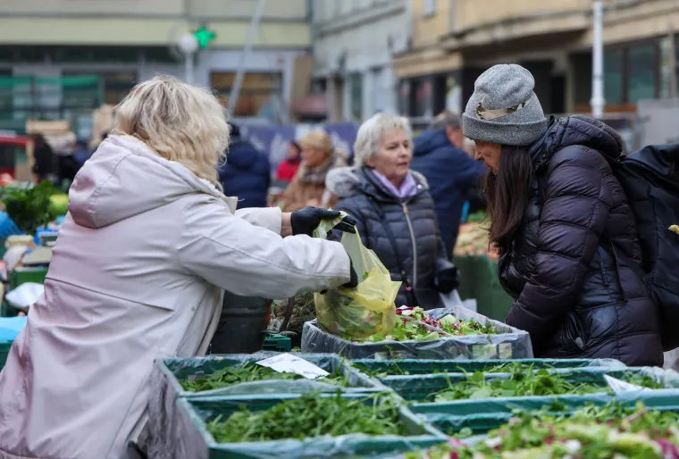 Nevjerojatne gužve na zagrebačkom Dolcu: Građani pohrlili po jednu namirnicu - a nije meso