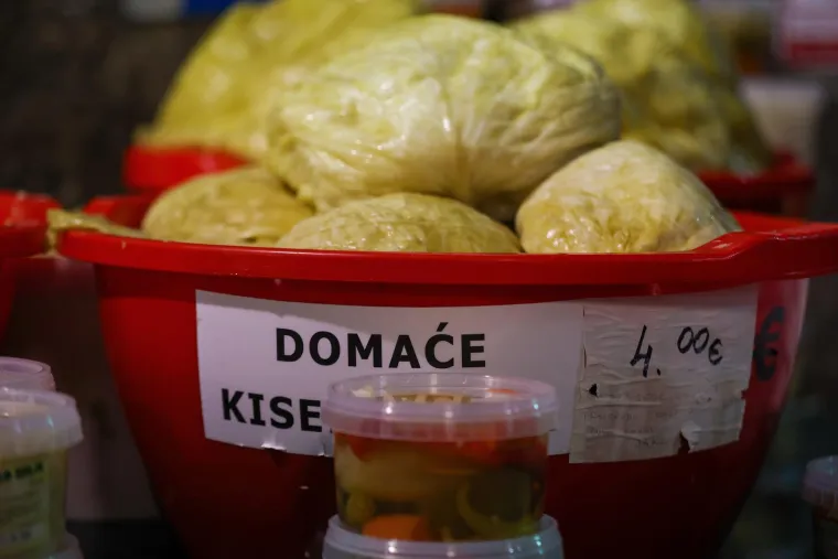 Nevjerojatne gužve na zagrebačkom Dolcu: Građani pohrlili po jednu namirnicu - a nije meso