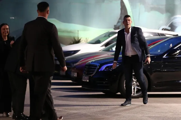 Na terenu zvijer, a u &scaron;tiklama prava ljepotica: Ovako je Sandra Perković izgledala na vjenčanju