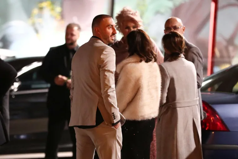 Na terenu zvijer, a u &scaron;tiklama prava ljepotica: Ovako je Sandra Perković izgledala na vjenčanju