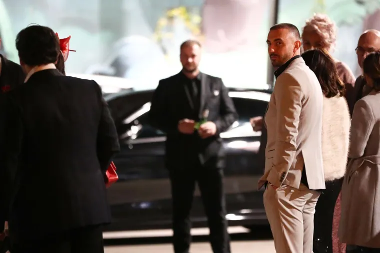 Na terenu zvijer, a u &scaron;tiklama prava ljepotica: Ovako je Sandra Perković izgledala na vjenčanju