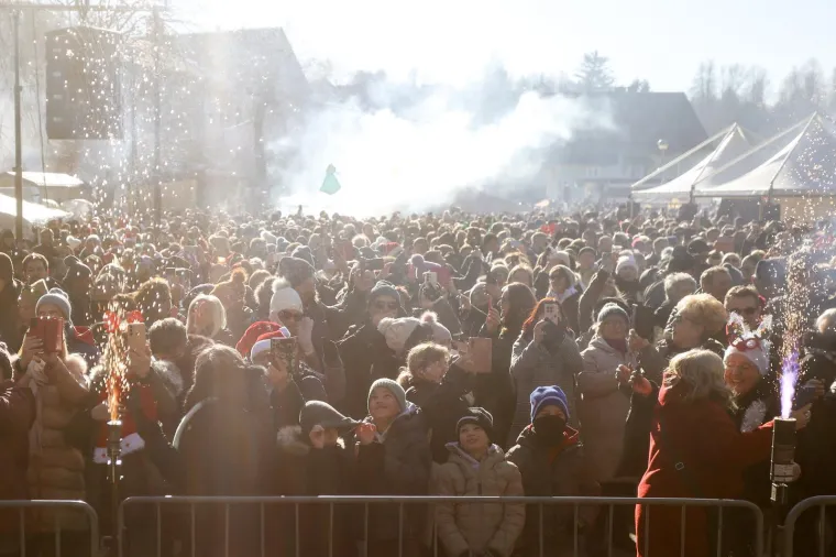 U Fužinama je već veselo: Dočekali su Novu godinu u dobrom raspoloženju