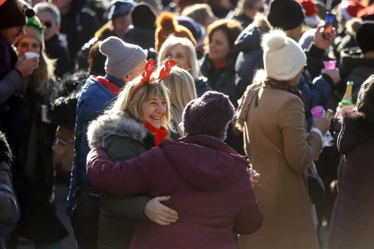 U Fužinama je već veselo: Dočekali su Novu godinu u dobrom raspoloženju