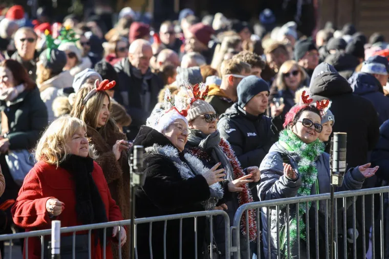 U Fužinama je već veselo: Dočekali su Novu godinu u dobrom raspoloženju