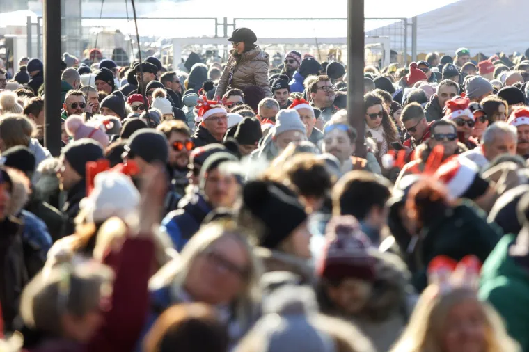 U Fužinama je već veselo: Dočekali su Novu godinu u dobrom raspoloženju