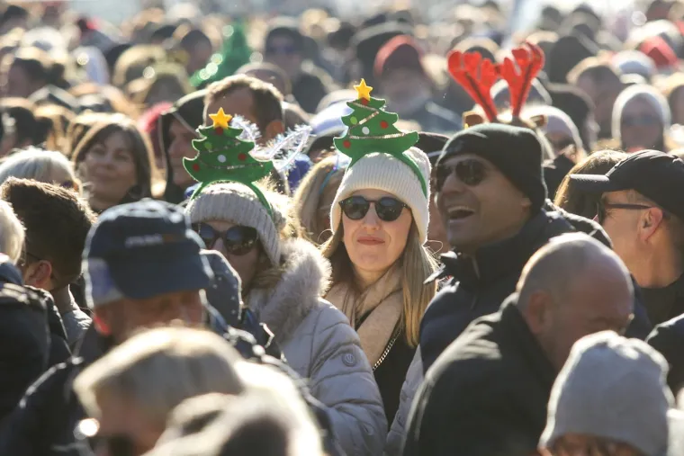 U Fužinama je već veselo: Dočekali su Novu godinu u dobrom raspoloženju