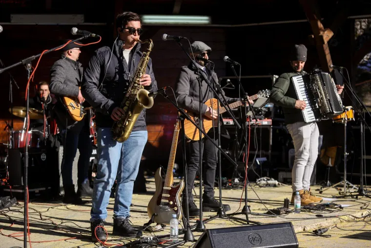 U Fužinama je već veselo: Dočekali su Novu godinu u dobrom raspoloženju