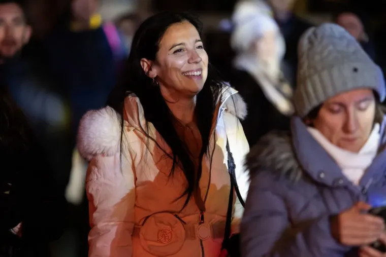 Djevojke osvajale poglede slučajnih prolaznika u Zadru: Brojne ljepotice uživale na Adventu