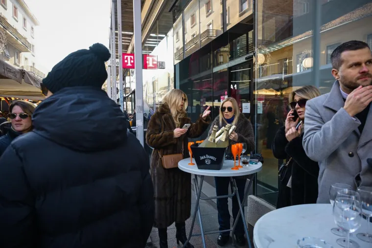 Ludnica u centru Zagreba je krenula! Pogledajte tko se sve pojavio i kako se slavilo na &scaron;pici