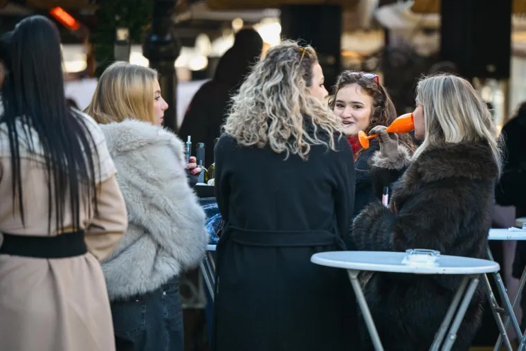 Ludnica u centru Zagreba je krenula! Pogledajte tko se sve pojavio i kako se slavilo na &scaron;pici