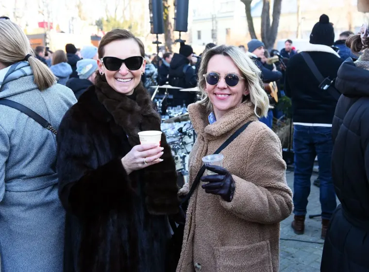 Karlovčanke ukrale show na dnevnom dočeku: Grad prepun ljepotica u top izdanjima