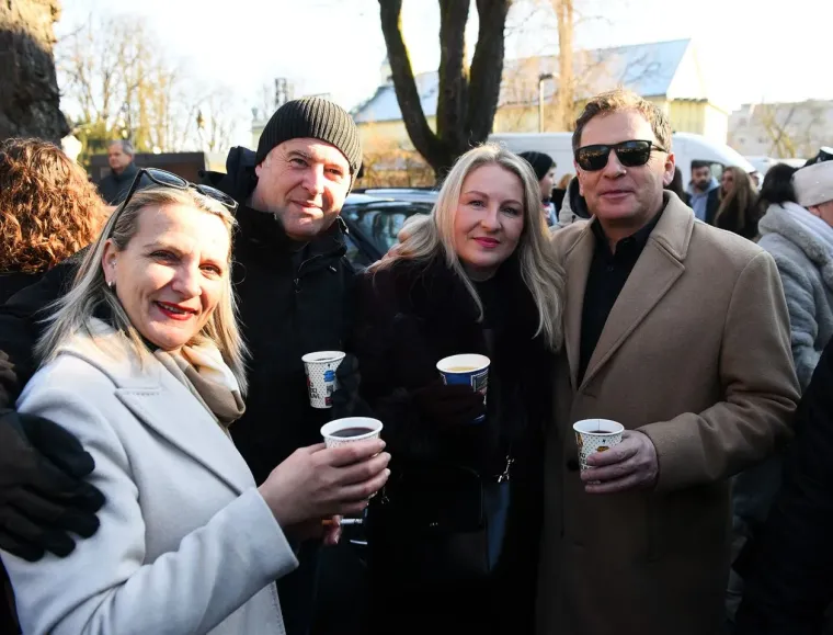 Karlovčanke ukrale show na dnevnom dočeku: Grad prepun ljepotica u top izdanjima