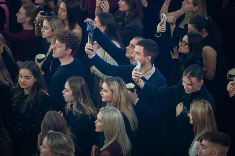 Vratila se u Zagreb i napravila show: Pogledajte atmosferu s dočeka s Prijovićkom!