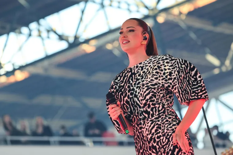 Vratila se u Zagreb i napravila show: Pogledajte atmosferu s dočeka s Prijovićkom!