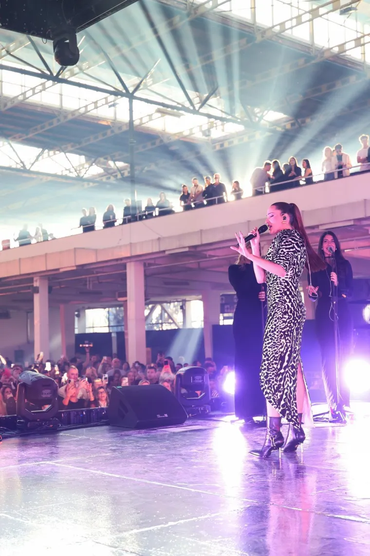 Vratila se u Zagreb i napravila show: Pogledajte atmosferu s dočeka s Prijovićkom!