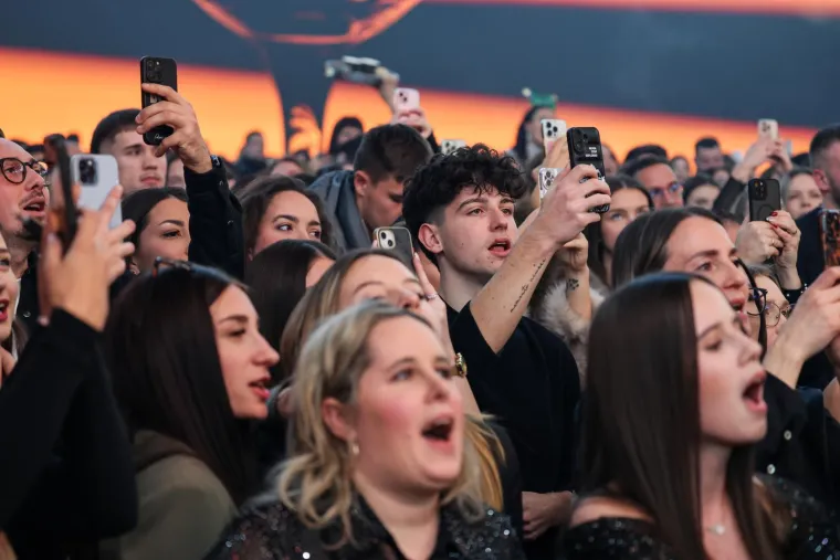 Vratila se u Zagreb i napravila show: Pogledajte atmosferu s dočeka s Prijovićkom!