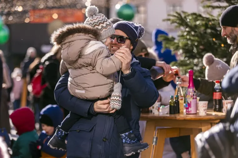 Dječja Nova u Osijeku i modna pista: Legica u bundi zasjenila cijeli trg