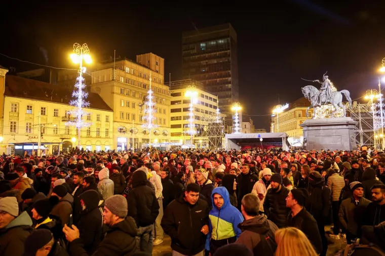Pogledajte prizore s novogodi&scaron;njeg spektakla u Zagrebu: U najluđoj noći drmaju rock i punk!