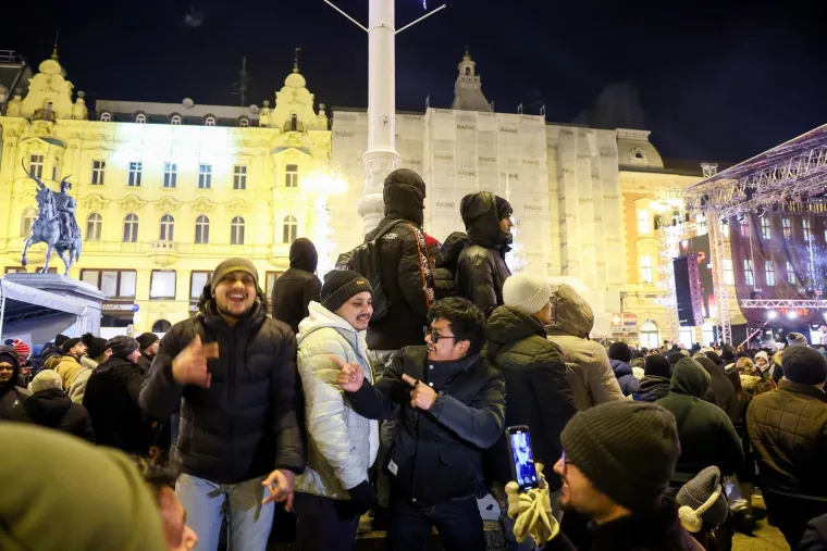 Pogledajte prizore s novogodi&scaron;njeg spektakla u Zagrebu: U najluđoj noći drmaju rock i punk!
