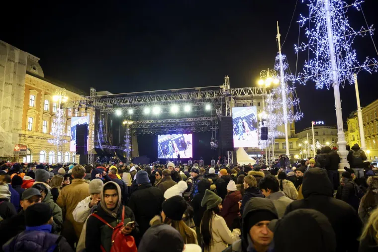 Pogledajte prizore s novogodi&scaron;njeg spektakla u Zagrebu: U najluđoj noći drmaju rock i punk!