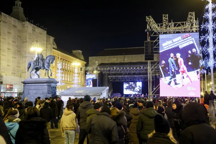Pogledajte prizore s novogodi&scaron;njeg spektakla u Zagrebu: U najluđoj noći drmaju rock i punk!