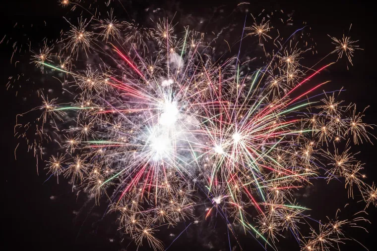 Spektakularni vatromet iznad Zagreba: Nebo zablistalo u svim mogućim bojama