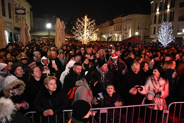 Od Zagreba do Dubrovnika: Evo kako se slavilo i tko je sve zabavljao ljude u najluđoj noći