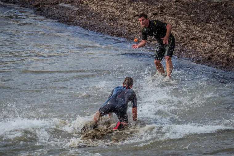 Ove će vam fotografije apsolutno popraviti dan: Balun na pijesku i priča kako je nastao picigin!